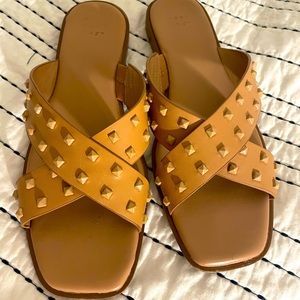 Like new square toe sandals 👡